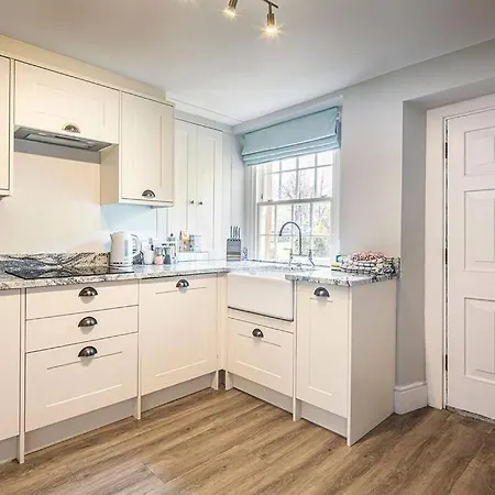 The Aubrey - A Gorgeous Converted 17Th Century Grade II Listed Bolthole In Bakewell Exterior photo