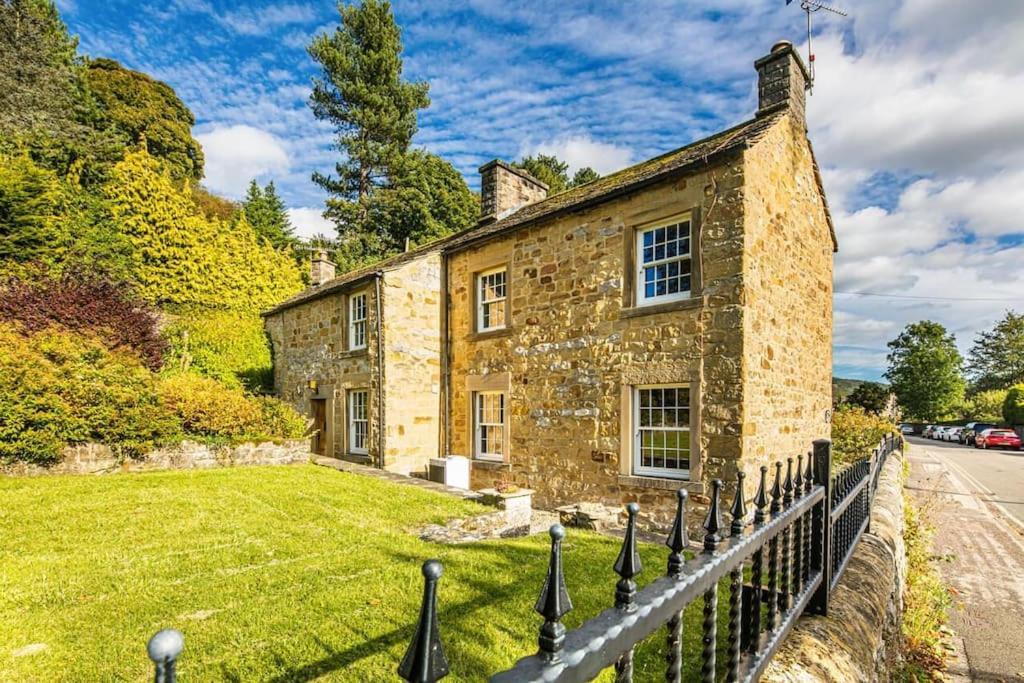 The Aubrey - A Gorgeous Converted 17th Century Grade Ii Listed Bolthole In Holiday home Bakewell