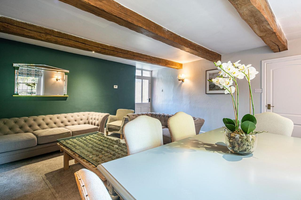 The Aubrey - A Gorgeous Converted 17th Century Grade Ii Listed Bolthole In